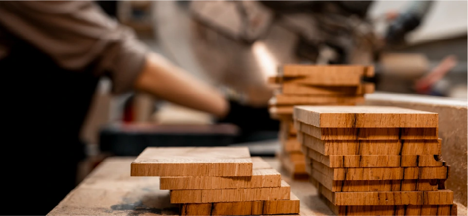 Fixur carpinteros profesionales en Jerez, cortamos a medida todo tipo de madera